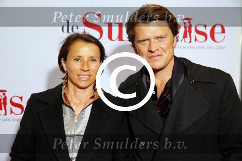 Amsterdam 18 mei 2015
Premiere de surprise van Mike v Diem met in de hoofdrollen Georgina Verbaan en Jeroen v Koningsbrugge. De premiere was in Tuschinski. Beau v Erven Dorens met zijn vrouw Selly