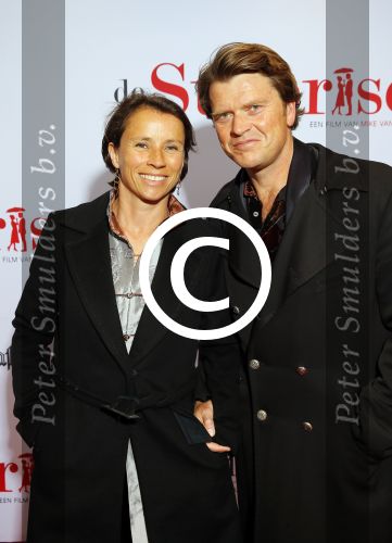 Amsterdam 18 mei 2015
Premiere de surprise van Mike v Diem met in de hoofdrollen Georgina Verbaan en Jeroen v Koningsbrugge. De premiere was in Tuschinski. Beau v Erven Dorens met zijn vrouw Selly
