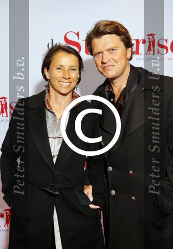 Amsterdam 18 mei 2015
Premiere de surprise van Mike v Diem met in de hoofdrollen Georgina Verbaan en Jeroen v Koningsbrugge. De premiere was in Tuschinski. Beau v Erven Dorens met zijn vrouw Selly