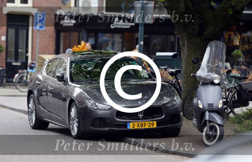 Amsterdam 6 mei 2015
Bram Moszkowicz met zijn Maserati op de cornelis schuytstraat