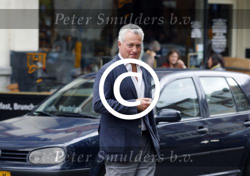 Amsterdam 6 mei 2015
Bram Moszkowicz met zijn Maserati op de cornelis schuytstraat