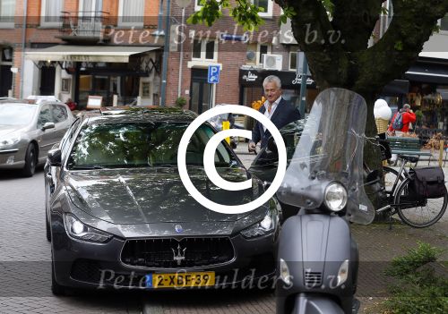 Amsterdam 6 mei 2015
Bram Moszkowicz met zijn Maserati op de cornelis schuytstraat