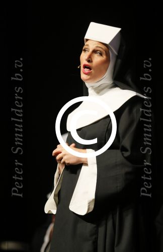 Amsterdam 11 mei 2015     
Presentaie castleden van de nieuwe stukken van Dommelgraaf en Cornelisse productions in de Meervaart.