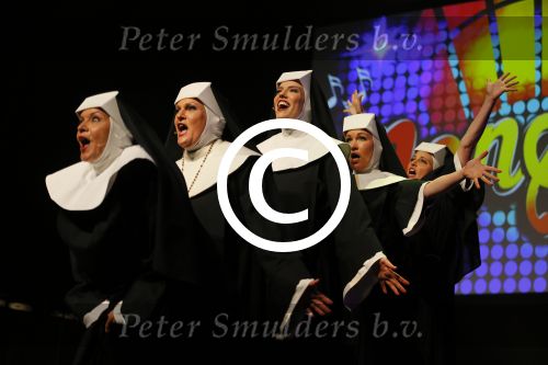 Amsterdam 11 mei 2015     
Presentaie castleden van de nieuwe stukken van Dommelgraaf en Cornelisse productions in de Meervaart.