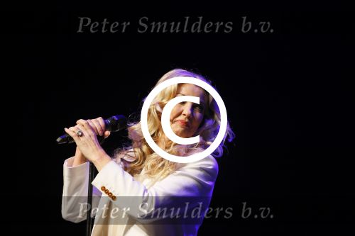 Amsterdam 11 mei 2015     
Presentaie castleden van de nieuwe stukken van Dommelgraaf en Cornelisse productions in de Meervaart.
Brigitte Nijman