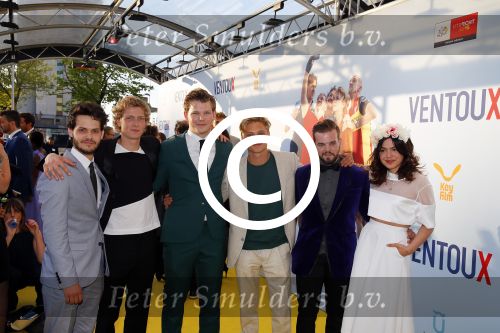 Utrecht 12 mei 2015
Premiere Ventoux in het Beatrix theater.
cast met oa Martijn Lakemeier Abbey Hoes Alex Hendrickx Jonas Smulders Leopold Witte Wilfried de Jong Kasper v Kooten.