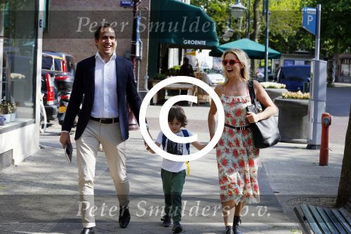 Amsterdam 11 mei 2015
Chantal janzen met haar man Marco en zoontje James op de cornelis schuytstraat.