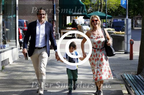Amsterdam 11 mei 2015
Chantal janzen met haar man Marco en zoontje James op de cornelis schuytstraat.