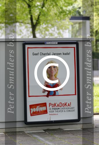 Amsterdam 11 mei 2015
Chantal janzen met haar man Marco en zoontje James op de cornelis schuytstraat.