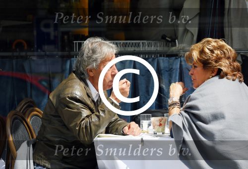Amsterdam 20 mei 2015
Christine Kroonenberg met een kennis op terras bij George.