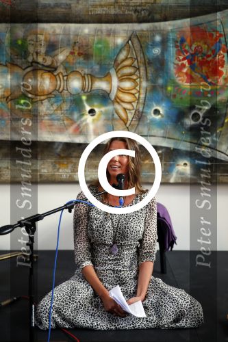 Amsterdam 8 juni 2015
Boekpresentatie Boek Danielle v t Schip Oonk in Yogacentrum Amsterdam.