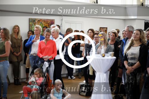 Amsterdam 8 juni 2015
Boekpresentatie Boek Danielle v t Schip Oonk in Yogacentrum Amsterdam.
