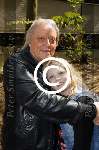 Hilversum 1 mei 2015
Boek presentatie van LUV. Marga Scheide en Jose Hoebee zijn aanwezig in de wisseloord studio\'s.
Peter Boonstra is de maker van het boek.