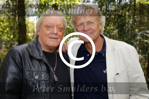 Hilversum 1 mei 2015
Boek presentatie van LUV. Marga Scheide en Jose Hoebee zijn aanwezig in de wisseloord studio\'s.
Peter Boonstra is de maker van het boek.