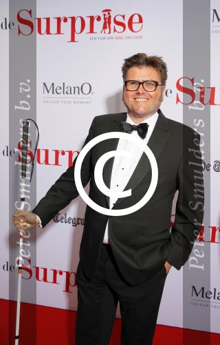 Amsterdam 18 mei 2015
Premiere de surprise van Mike v Diem met in de hoofdrollen Georgina Verbaan en Jeroen v Koningsbrugge. De premiere was in Tuschinski. Edward Stelder