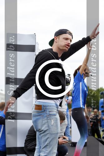 Arnhem 31 mei 2015
Voetbalclinic Klaas jan Huntelaar foundation op Papendal. Ook Enzo Knol en zijn vriendin Dee v d Zeeuw waren ook aanwezig.