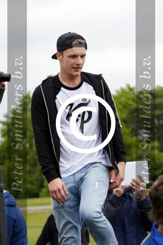 Arnhem 31 mei 2015
Voetbalclinic Klaas jan Huntelaar foundation op Papendal. Ook Enzo Knol en zijn vriendin Dee v d Zeeuw waren ook aanwezig.
