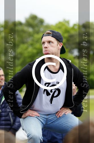 Arnhem 31 mei 2015
Voetbalclinic Klaas jan Huntelaar foundation op Papendal. Ook Enzo Knol en zijn vriendin Dee v d Zeeuw waren ook aanwezig.