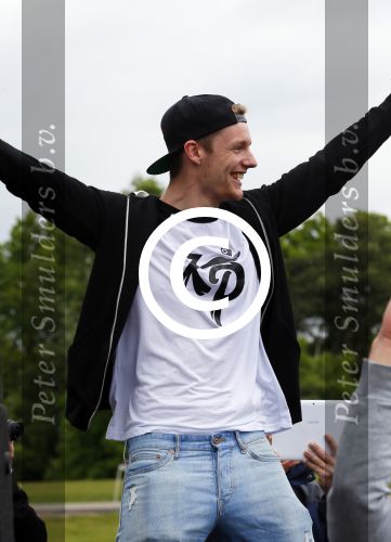 Arnhem 31 mei 2015
Voetbalclinic Klaas jan Huntelaar foundation op Papendal. Ook Enzo Knol en zijn vriendin Dee v d Zeeuw waren ook aanwezig.