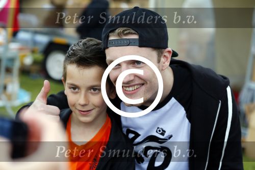 Arnhem 31 mei 2015
Voetbalclinic Klaas jan Huntelaar foundation op Papendal. Ook Enzo Knol en zijn vriendin Dee v d Zeeuw waren ook aanwezig.