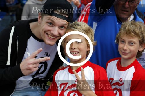 Arnhem 31 mei 2015
Voetbalclinic Klaas jan Huntelaar foundation op Papendal. Ook Enzo Knol en zijn vriendin Dee v d Zeeuw waren ook aanwezig.