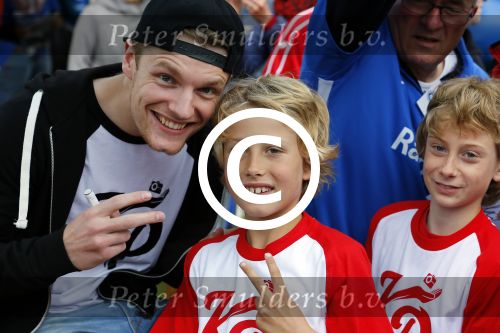 Arnhem 31 mei 2015
Voetbalclinic Klaas jan Huntelaar foundation op Papendal. Ook Enzo Knol en zijn vriendin Dee v d Zeeuw waren ook aanwezig.