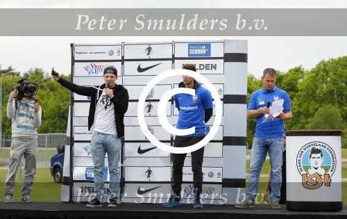 Arnhem 31 mei 2015
Voetbalclinic Klaas jan Huntelaar foundation op Papendal. Ook Enzo Knol en zijn vriendin Dee v d Zeeuw waren ook aanwezig.