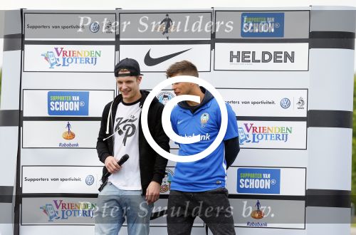 Arnhem 31 mei 2015
Voetbalclinic Klaas jan Huntelaar foundation op Papendal. Ook Enzo Knol en zijn vriendin Dee v d Zeeuw waren ook aanwezig.