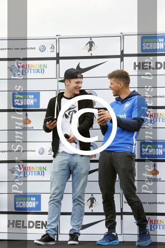 Arnhem 31 mei 2015
Voetbalclinic Klaas jan Huntelaar foundation op Papendal. Ook Enzo Knol en zijn vriendin Dee v d Zeeuw waren ook aanwezig.