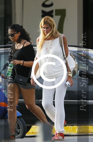 ibiza 3/4 juni 2015
Estelle Cruijff en Joelle Gullit samen op ibiza. Ze slapen in hun eigen appartement
