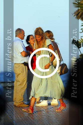 ibiza 3/4 juni 2015
Estelle Cruijff en Joelle Gullit samen op ibiza. Ze slapen in hun eigen appartement