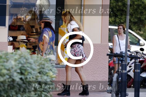 ibiza 15 mei 2015
Estelle Cruijff met een vriendin op ibiza