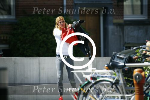 Amsterdam 21 mei 2015
Estelle Cruijff met een vriendin op terras.