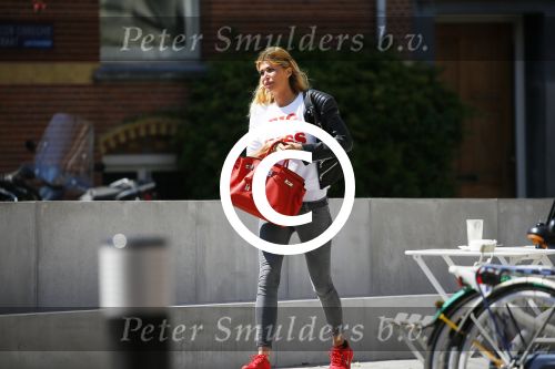 Amsterdam 21 mei 2015
Estelle Cruijff met een vriendin op terras.
