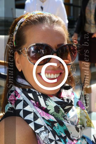 Amsterdam, 4 Juni 2015
Party van Talkies Magazine op het terras van het Hilton Hotel op de Apollolaan.
Esther Oosterbeek met electronische sigaret