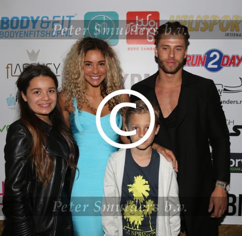 Amsterdam, 3 Juni 2015
Fajah Lourens met haar nieuwe vriend en kinderen