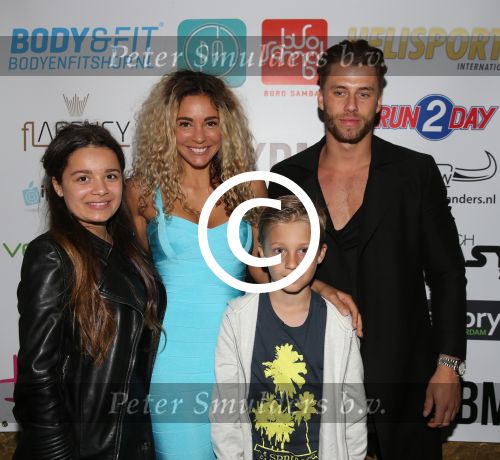 Amsterdam, 3 Juni 2015
Fajah Lourens met haar nieuwe vriend en kinderen