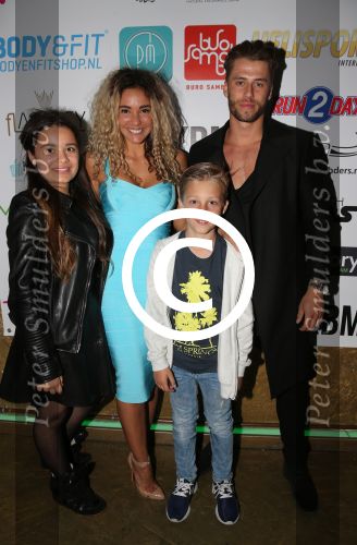 Amsterdam, 3 Juni 2015
Fajah Lourens met haar nieuwe vriend en kinderen