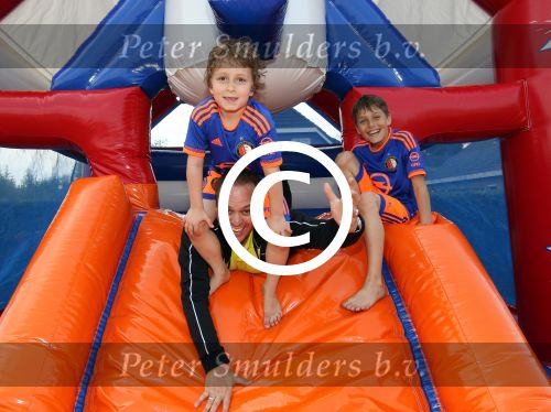 Fijnaart 8 Mei 2015
Verjaardag Frans Junior (6 jaar) samen met zijn drie broers en Mariska Bauer en Frans Bauer