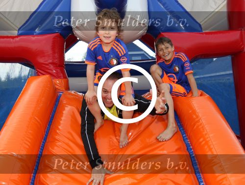 Fijnaart 8 Mei 2015
Verjaardag Frans Junior (6 jaar) samen met zijn drie broers en Mariska Bauer en Frans Bauer