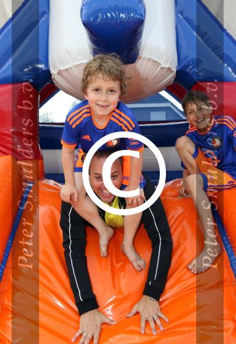 Fijnaart 8 Mei 2015
Verjaardag Frans Junior (6 jaar) samen met zijn drie broers en Mariska Bauer en Frans Bauer