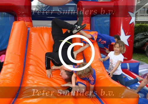 Fijnaart 8 Mei 2015
Verjaardag Frans Junior (6 jaar) samen met zijn drie broers en Mariska Bauer en Frans Bauer
