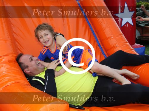 Fijnaart 8 Mei 2015
Verjaardag Frans Junior (6 jaar) samen met zijn drie broers en Mariska Bauer en Frans Bauer