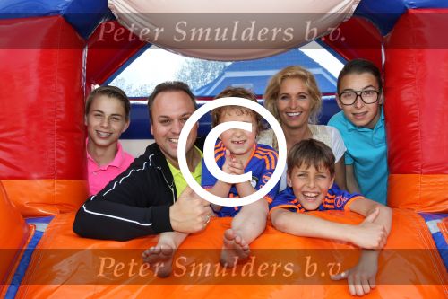 Fijnaart 8 Mei 2015
Verjaardag Frans Junior (6 jaar) samen met zijn drie broers en Mariska Bauer en Frans Bauer