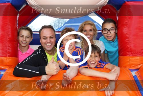Fijnaart 8 Mei 2015
Verjaardag Frans Junior (6 jaar) samen met zijn drie broers en Mariska Bauer en Frans Bauer