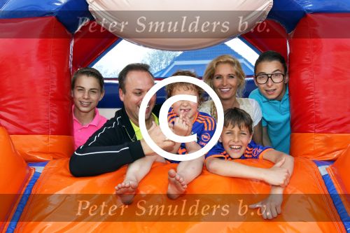 Fijnaart 8 Mei 2015
Verjaardag Frans Junior (6 jaar) samen met zijn drie broers en Mariska Bauer en Frans Bauer