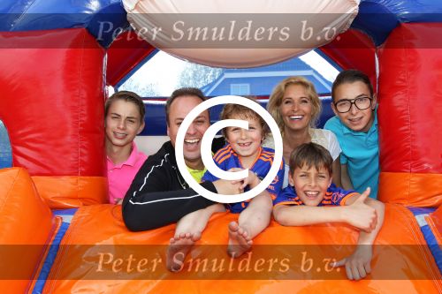 Fijnaart 8 Mei 2015
Verjaardag Frans Junior (6 jaar) samen met zijn drie broers en Mariska Bauer en Frans Bauer