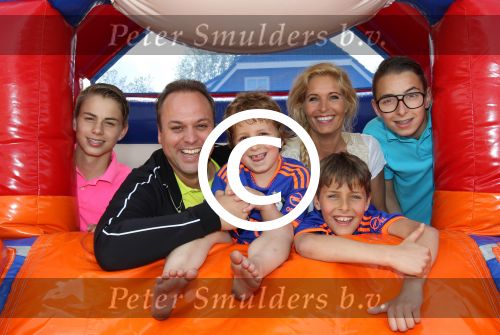 Fijnaart 8 Mei 2015
Verjaardag Frans Junior (6 jaar) samen met zijn drie broers en Mariska Bauer en Frans Bauer