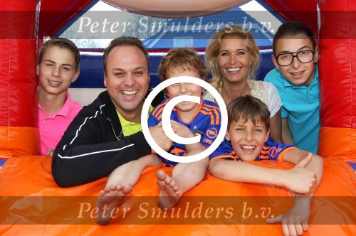 Fijnaart 8 Mei 2015
Verjaardag Frans Junior (6 jaar) samen met zijn drie broers en Mariska Bauer en Frans Bauer