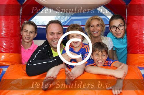 Fijnaart 8 Mei 2015
Verjaardag Frans Junior (6 jaar) samen met zijn drie broers en Mariska Bauer en Frans Bauer